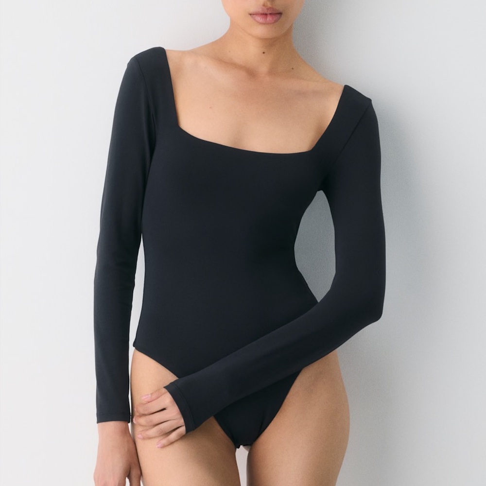 Aritzia Original Contour Squareneck Bodysuit